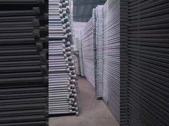 1.5m An ninh ngoài trời kim loại lưới dây lằn hàng rào sân sau / vườn hàng rào và cổng